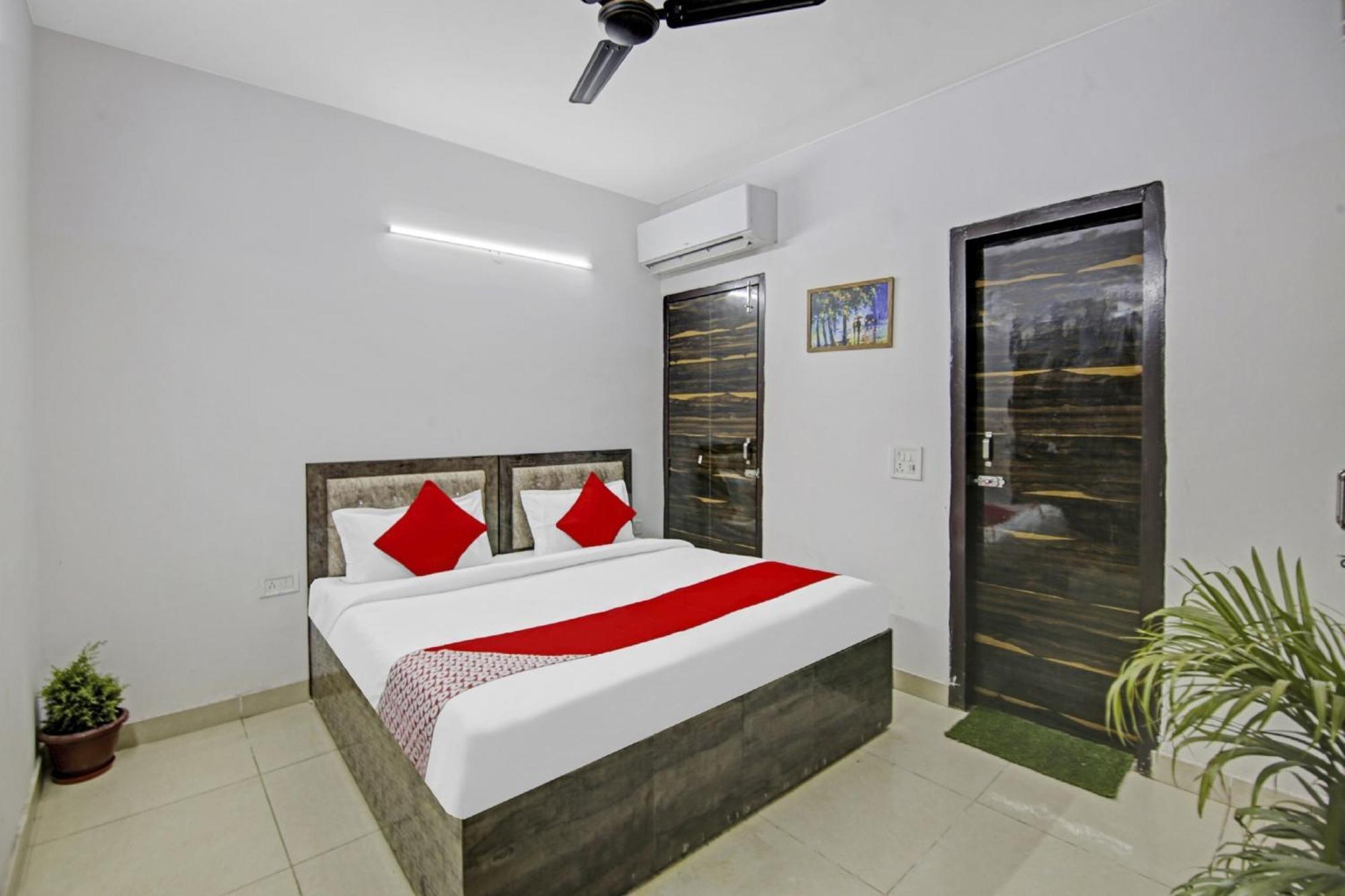 Hotel Green Olive New Delhi Bagian luar foto