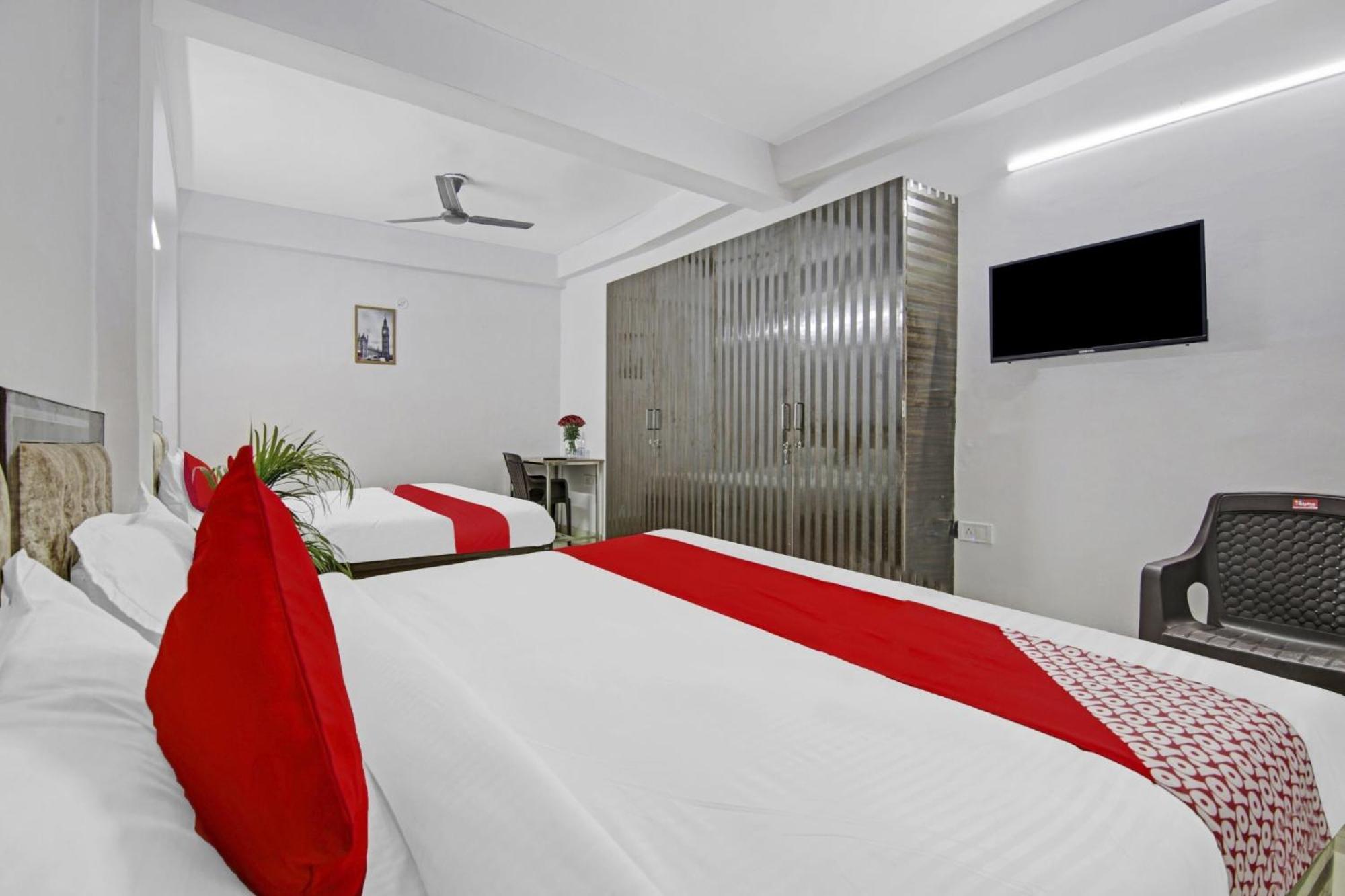 Hotel Green Olive New Delhi Bagian luar foto