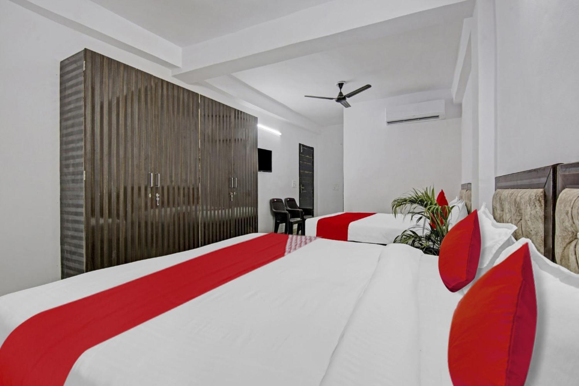 Hotel Green Olive New Delhi Bagian luar foto