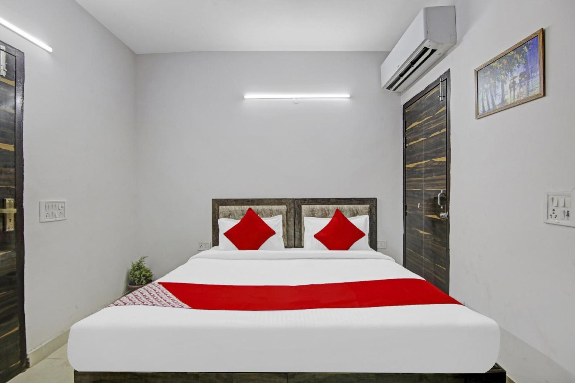 Hotel Green Olive New Delhi Bagian luar foto