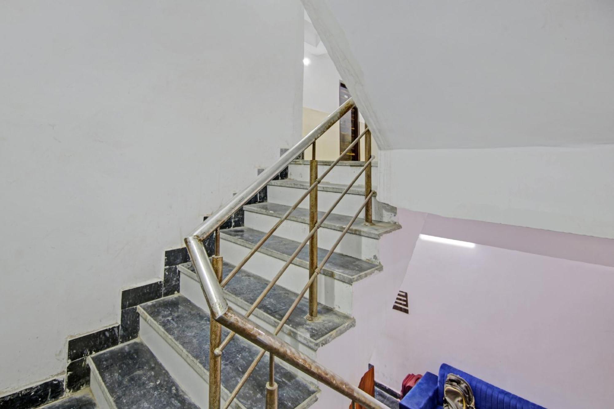 Hotel Green Olive New Delhi Bagian luar foto